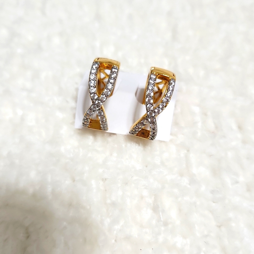 Small hoop earings